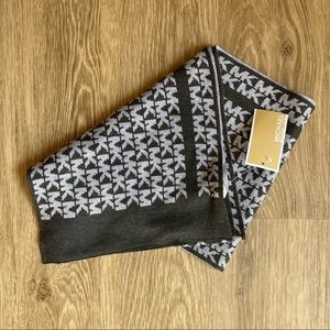 NWT Michael Kors logo scarf